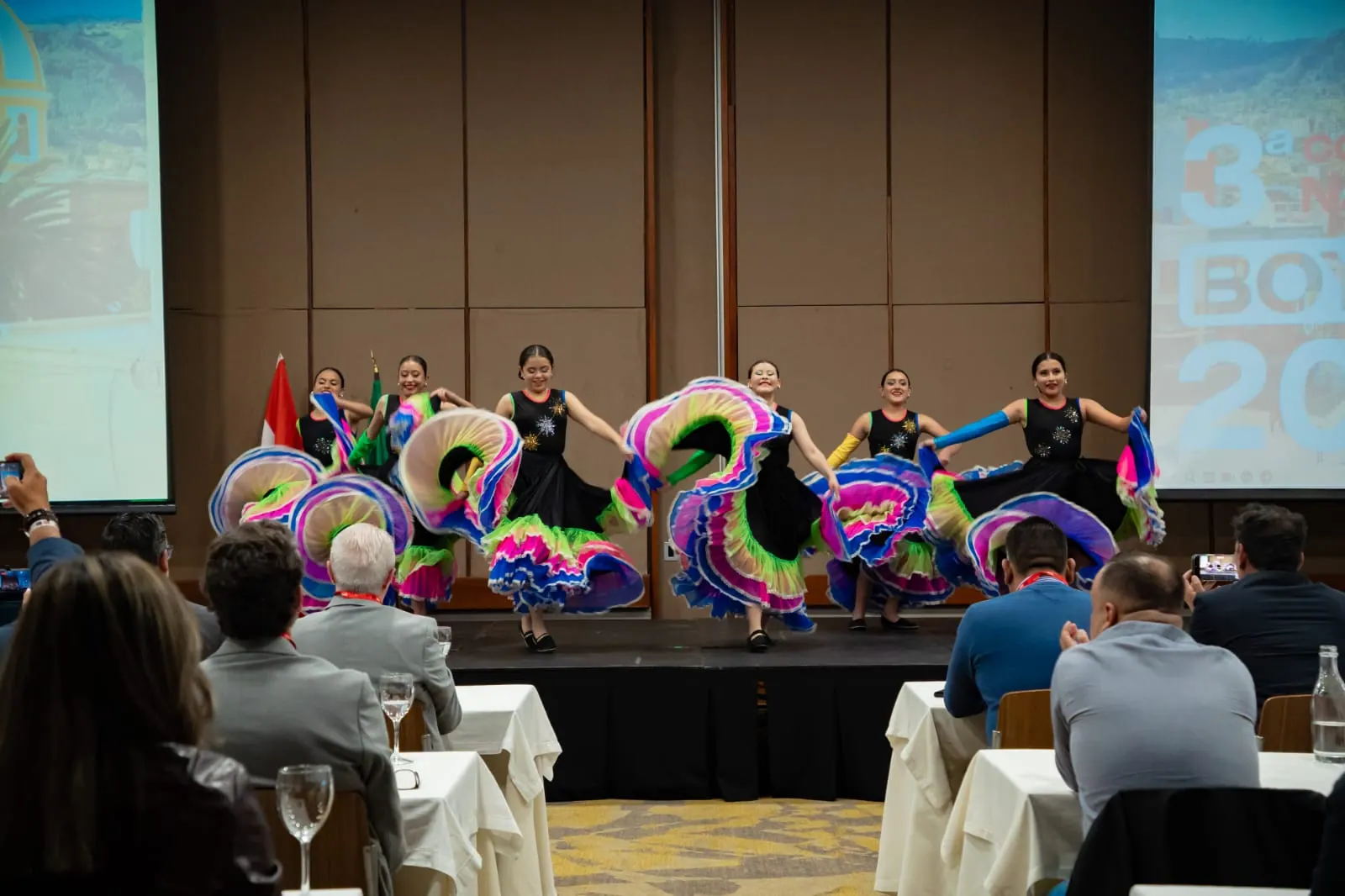 Presentación cultural durante la Convención